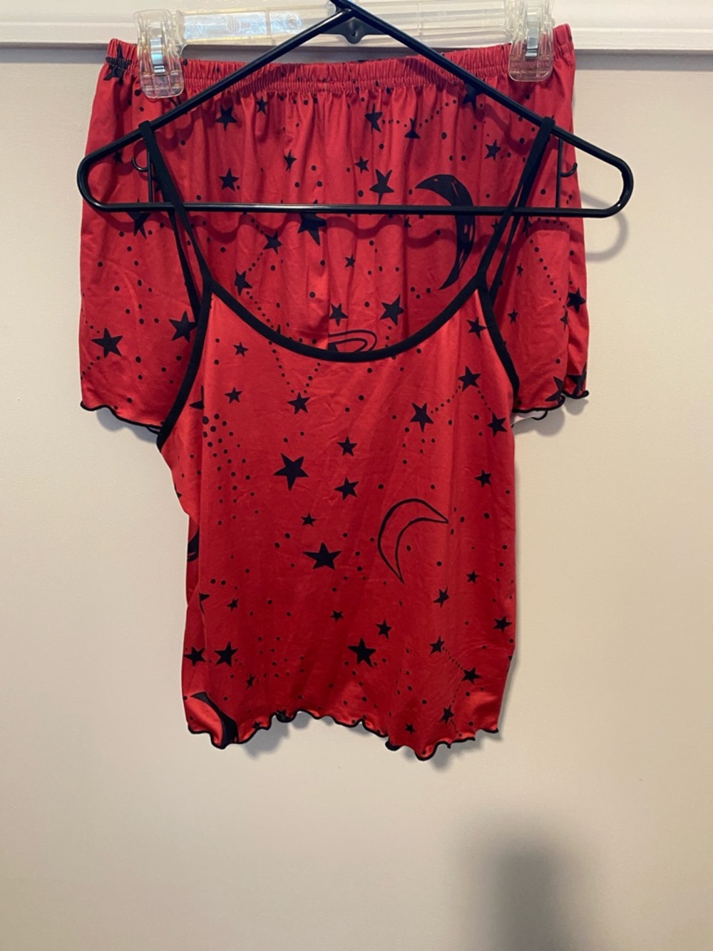 NWOT Red celestial Print Pajama/lounge  Set with Black Trim